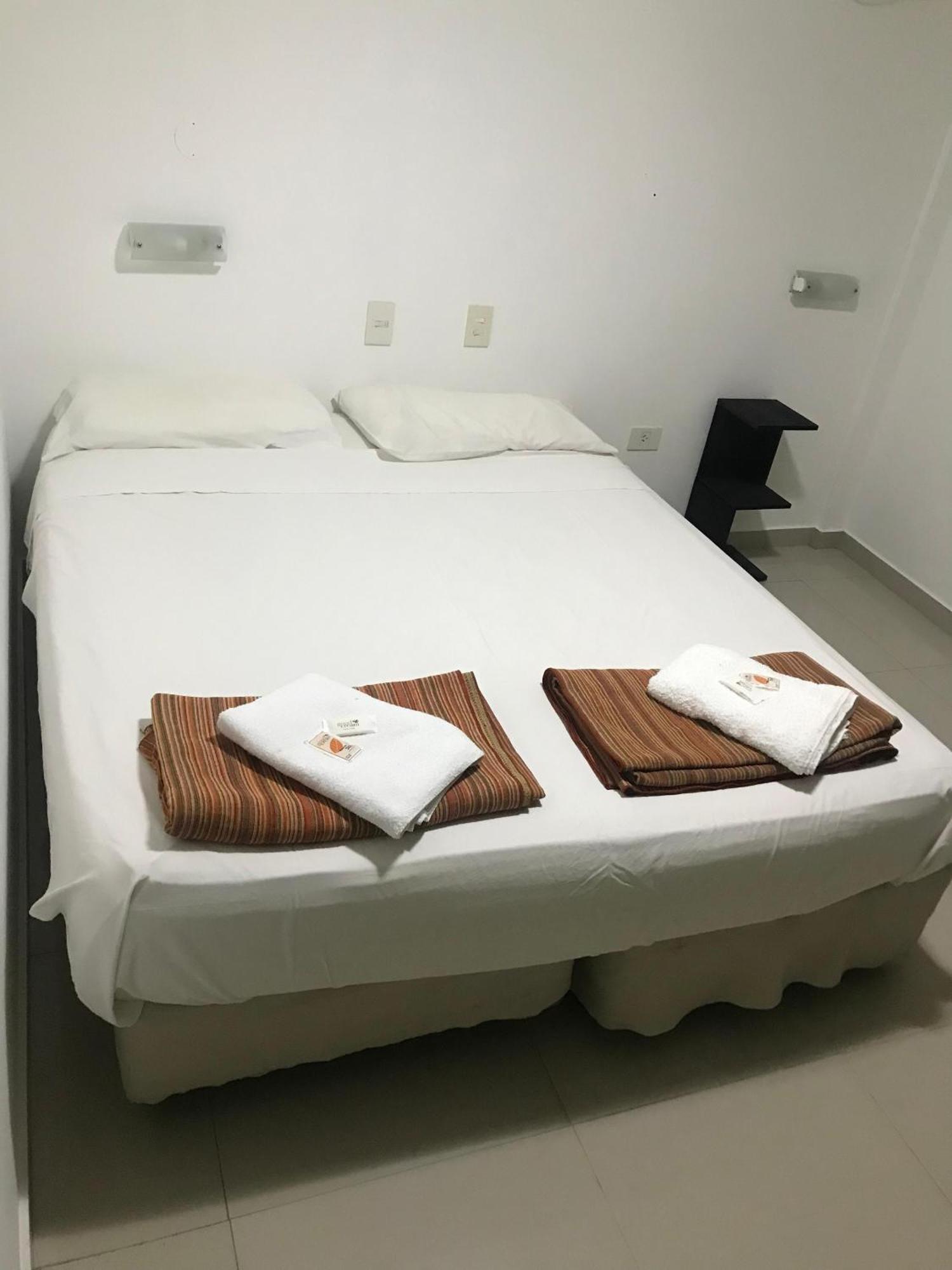 Hotel Plaza Italia Zarate Bagian luar foto