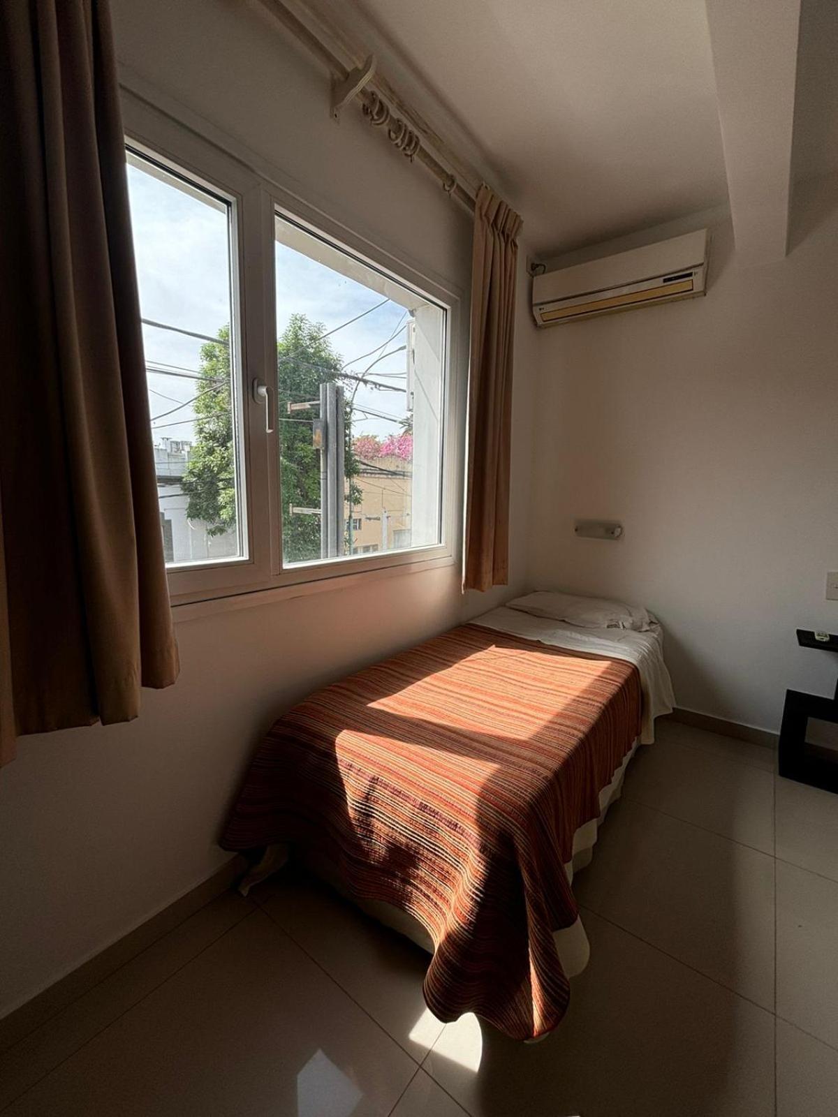 Hotel Plaza Italia Zarate Bagian luar foto